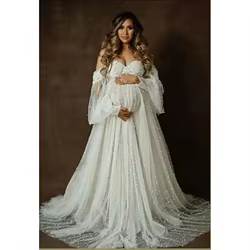 Vestido de maternidad largo en hilo blanco con perlas densas