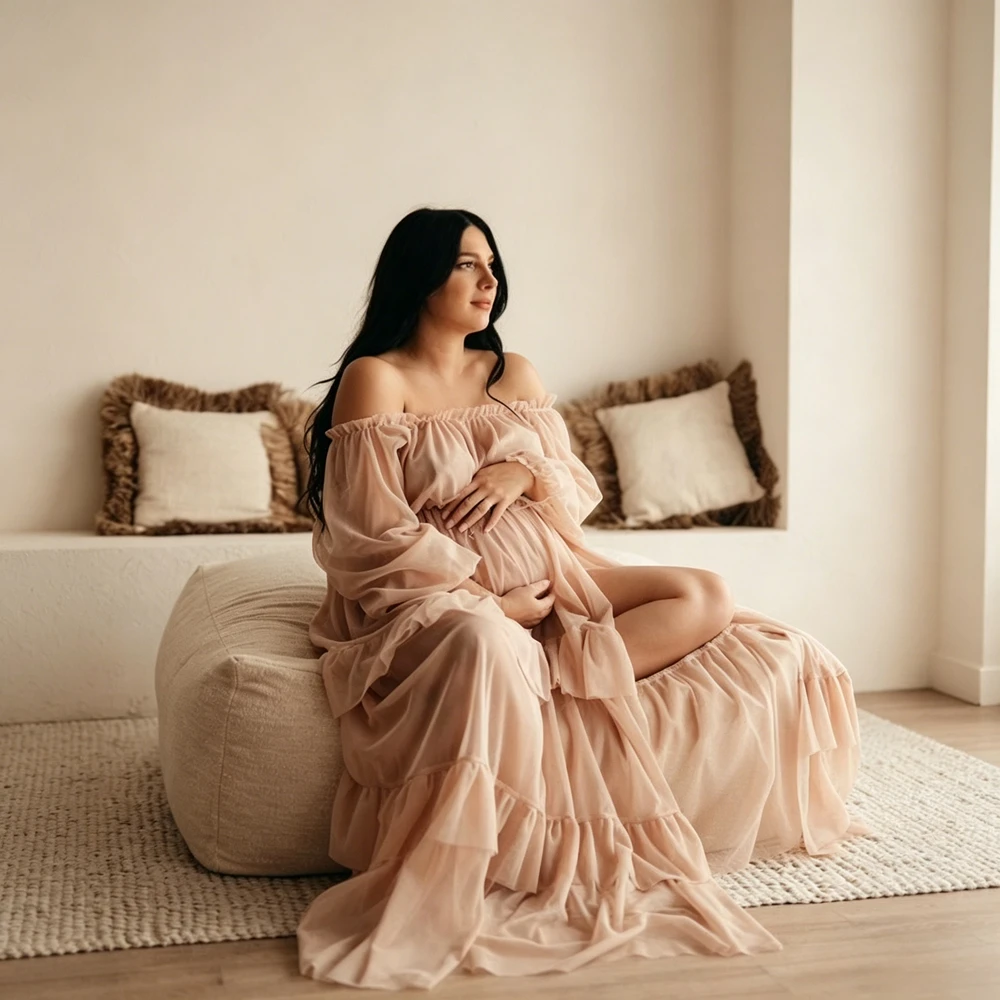 Vestido de maternidad con hombros descubiertos y volantes - imagen 3