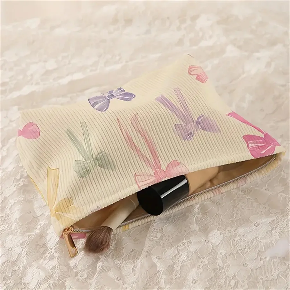 Estuche para lápices de pana con lazo estampado y cremallera - imagen 3