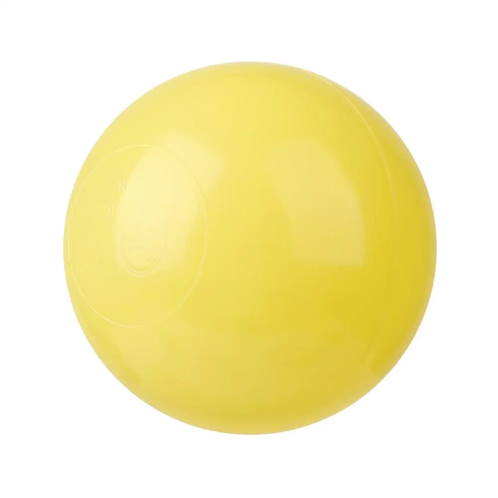 Bolas oceánicas de colores apiladas