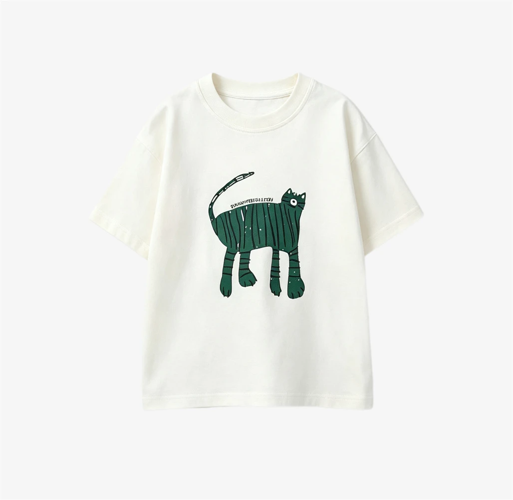 Camiseta infantil con estampado colorido: ideal para verano y ocasiones casuales