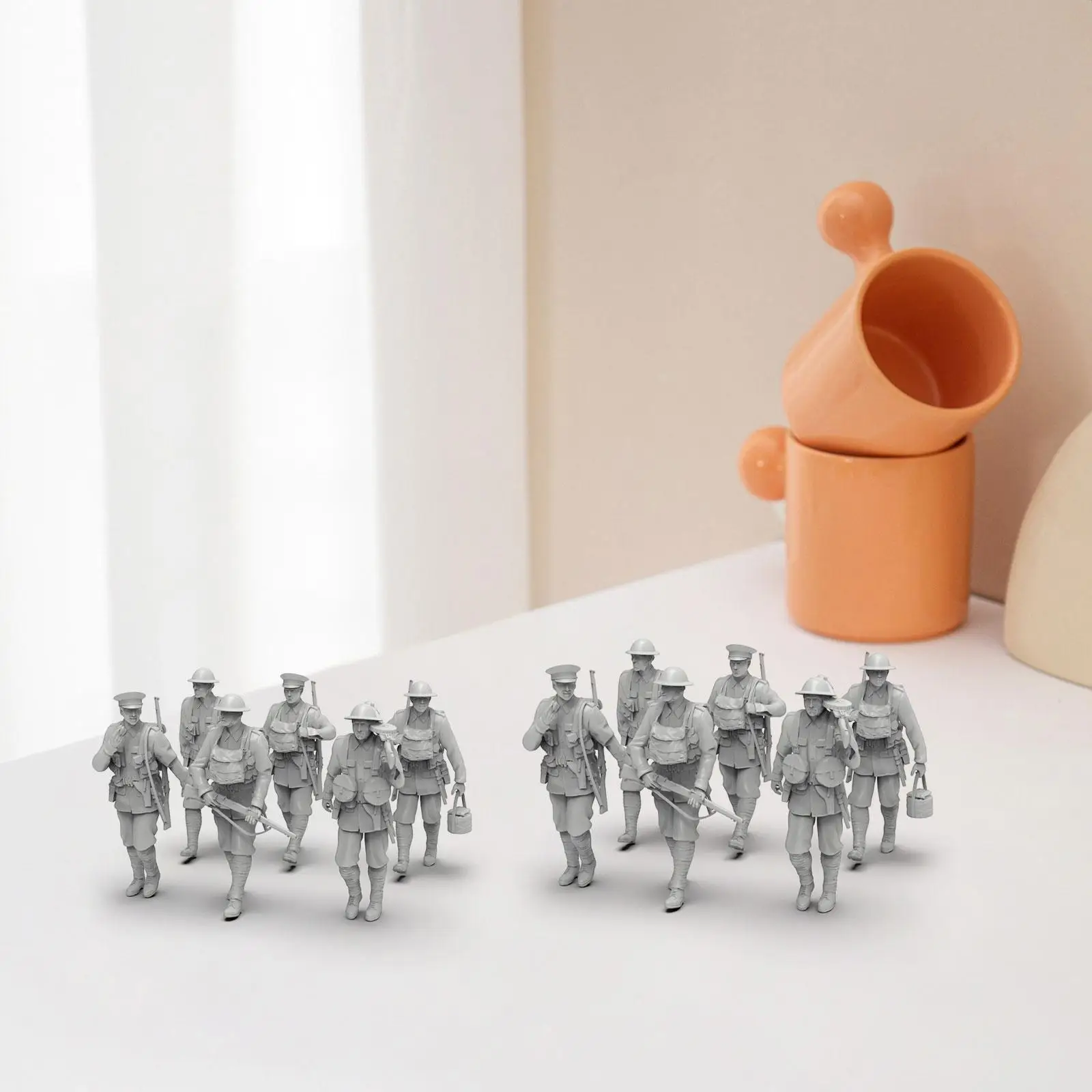 Figuras de personas en miniatura sin pintar para escenas - imagen 3