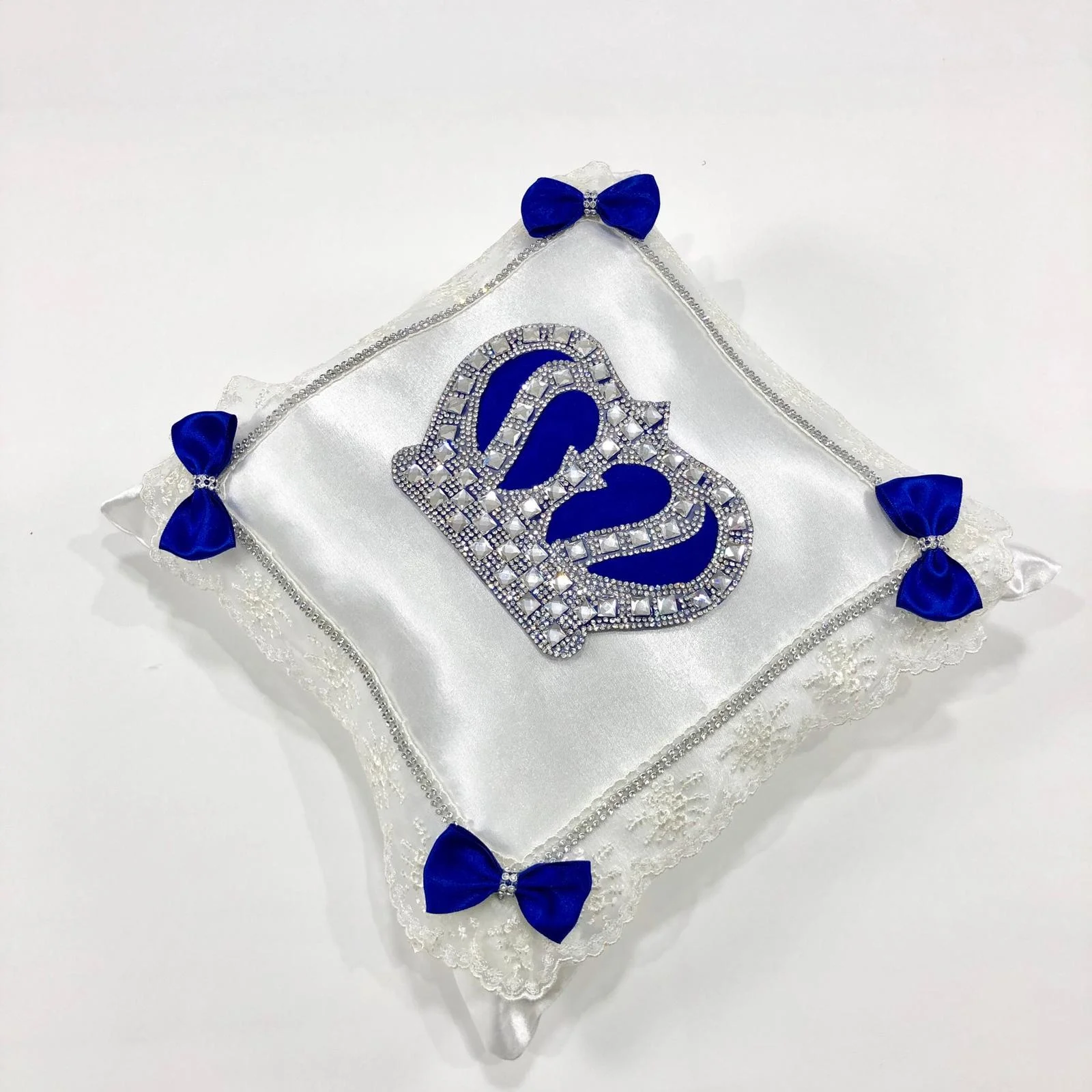Almohada para bebé de recién nacido con acabado dorado - imagen 3