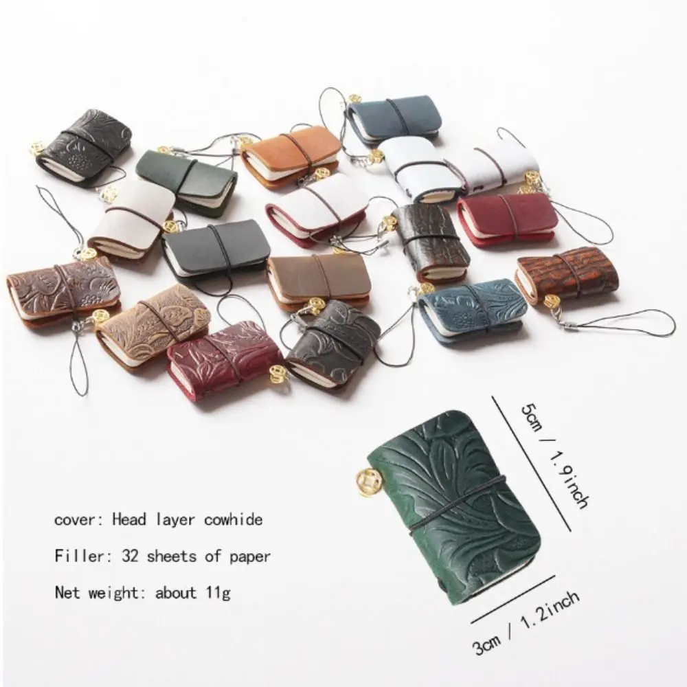 Mini cuaderno de cuero visto desde arriba