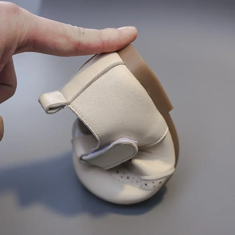 Zapatos de piel para niña – Estilo retro princessa para primavera - imagen 5