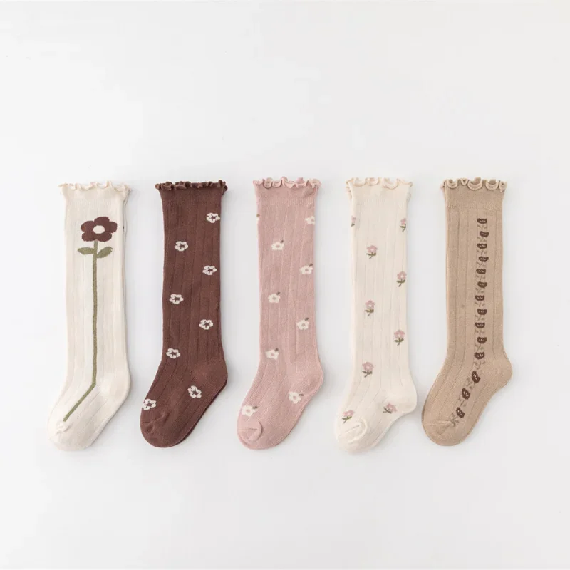 Calcetines florales de algodón suave para recién nacido – estilo retro - imagen 5