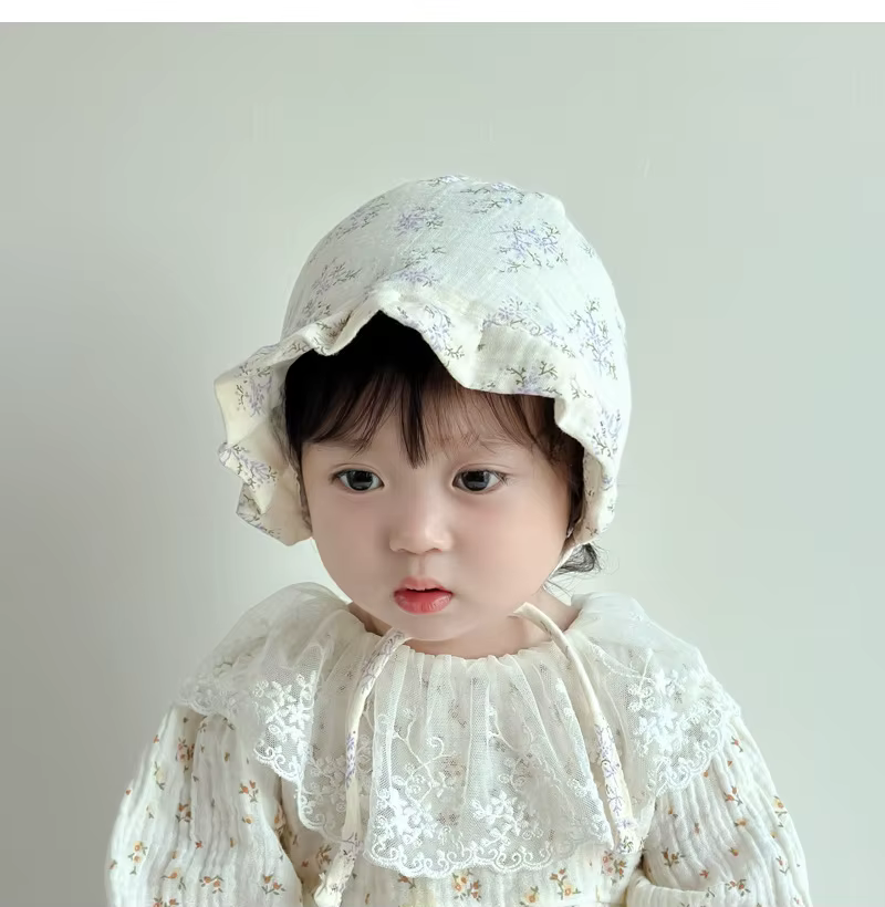 Detalle del bordado floral y textura