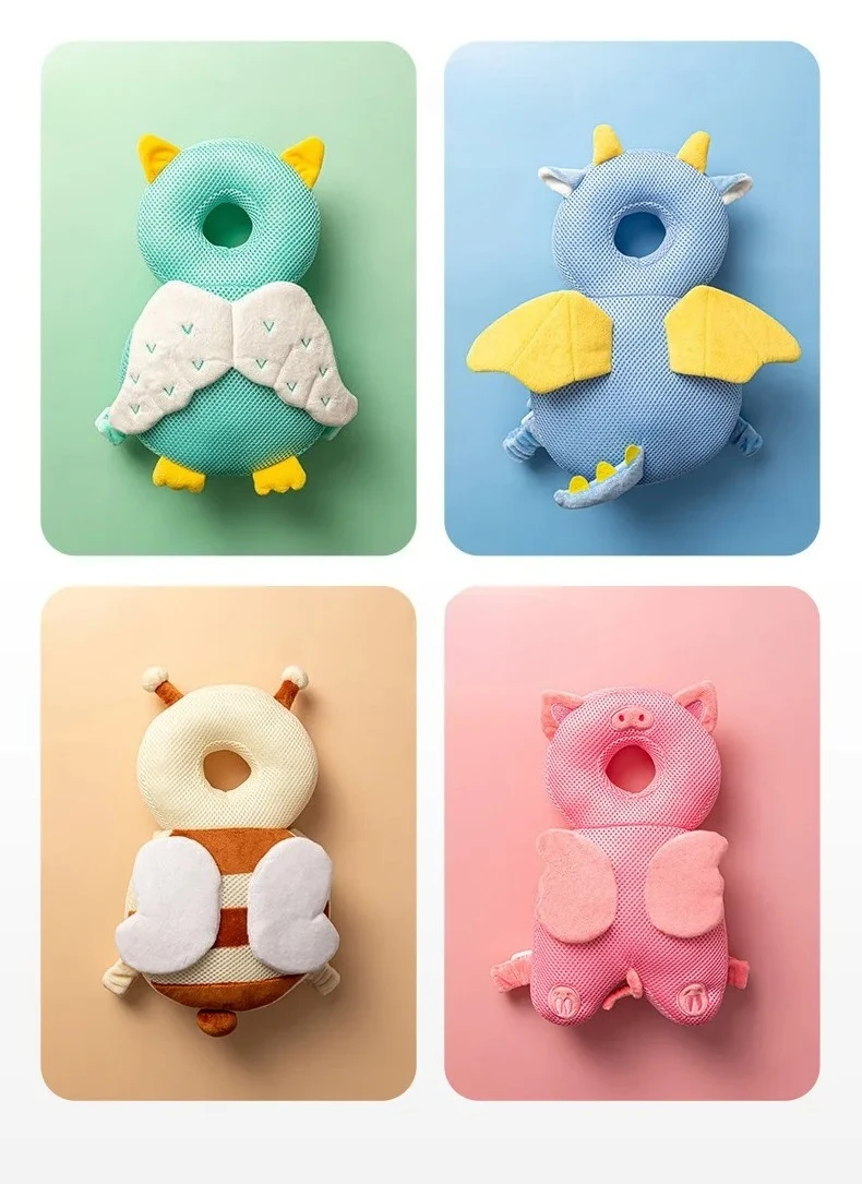Bebé en movimiento con la almohada anticaídas