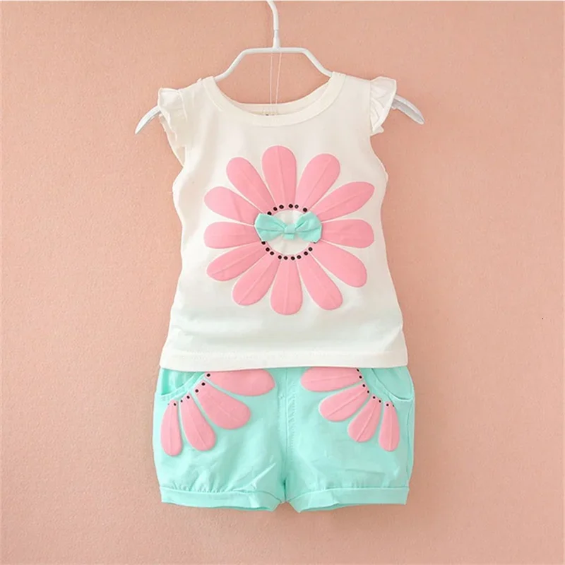 Conjunto chaleco floral y shorts de algodón para niño - imagen 3