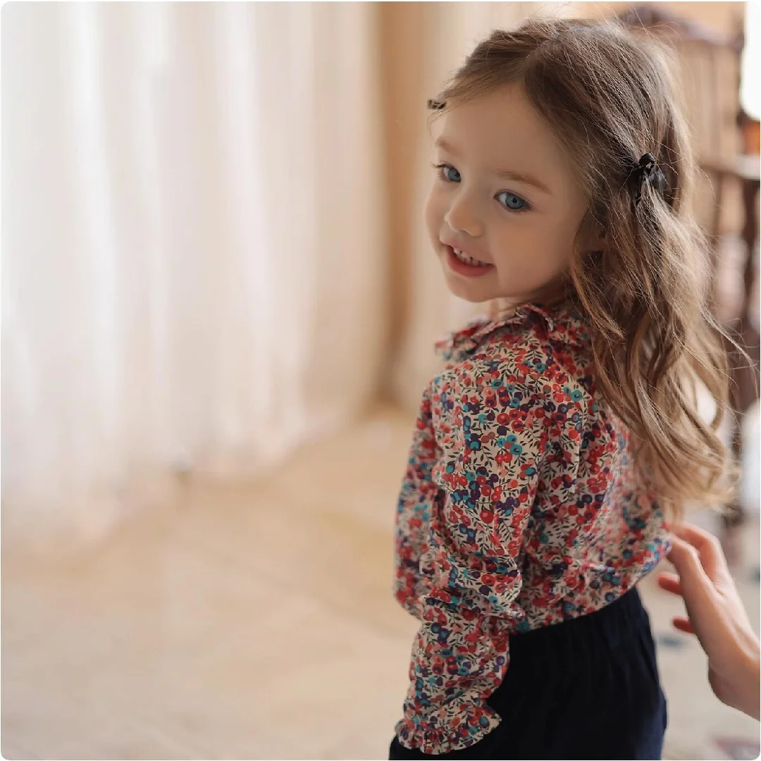 Blusa de encaje manga larga con volantes estilo princesa niña - imagen 3