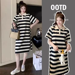 Vestido de punto maternity estilo preppy con cuello vuelto de rayas