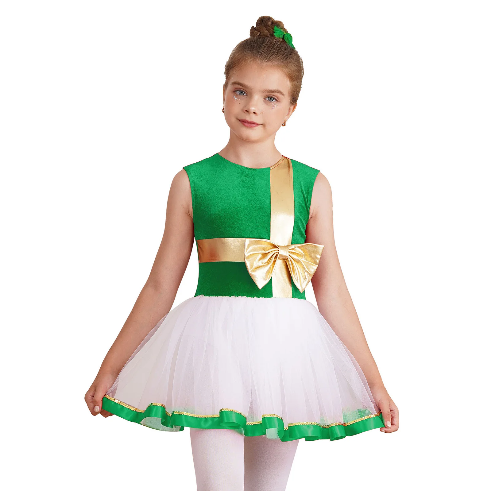 Niña en actuación con traje TiaoBug