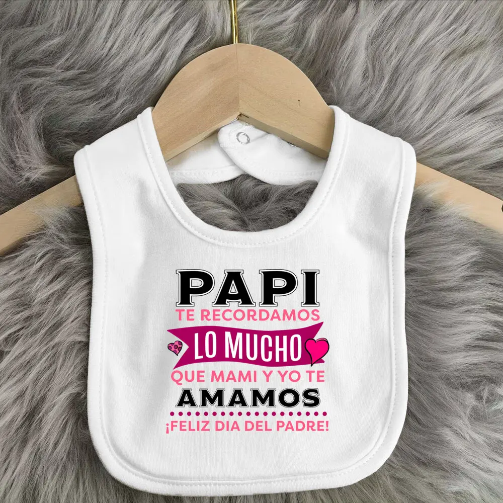 Babero práctico para mamaderas