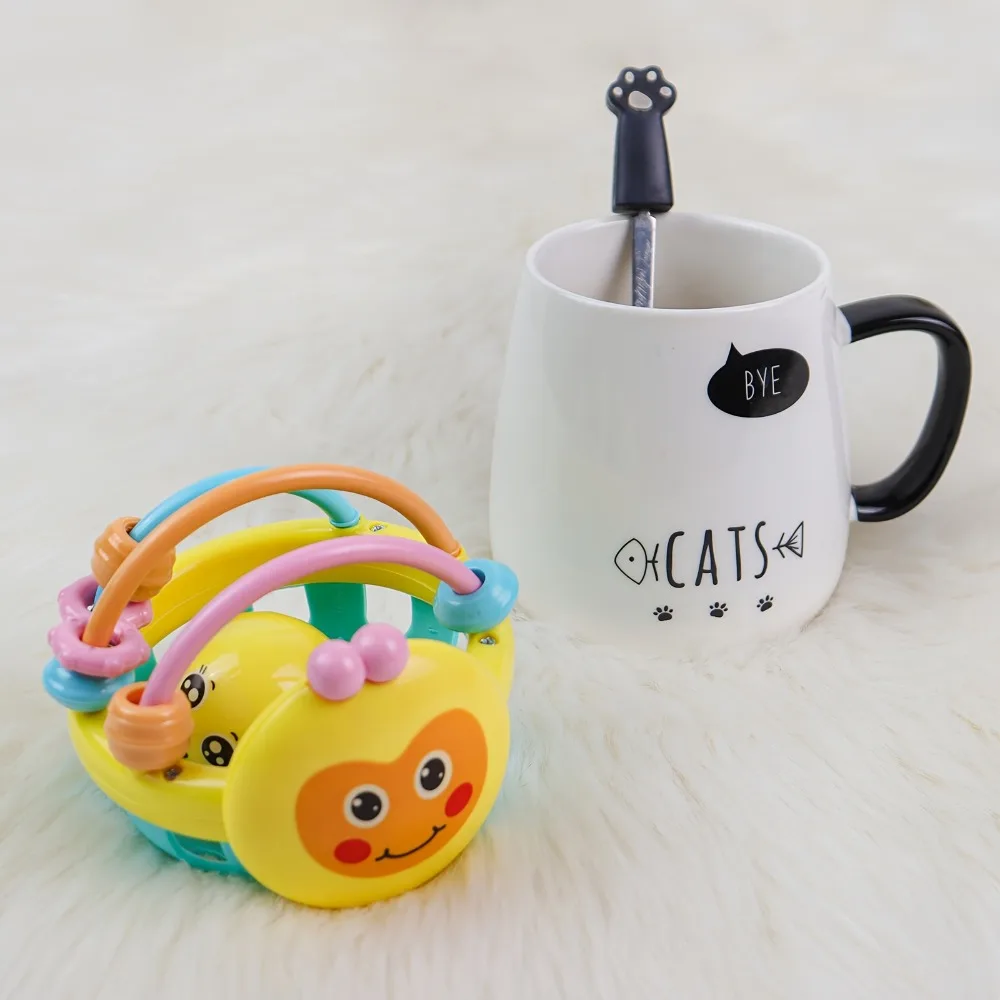Mordedor de dentición sensorial suave con sonajero para bebé