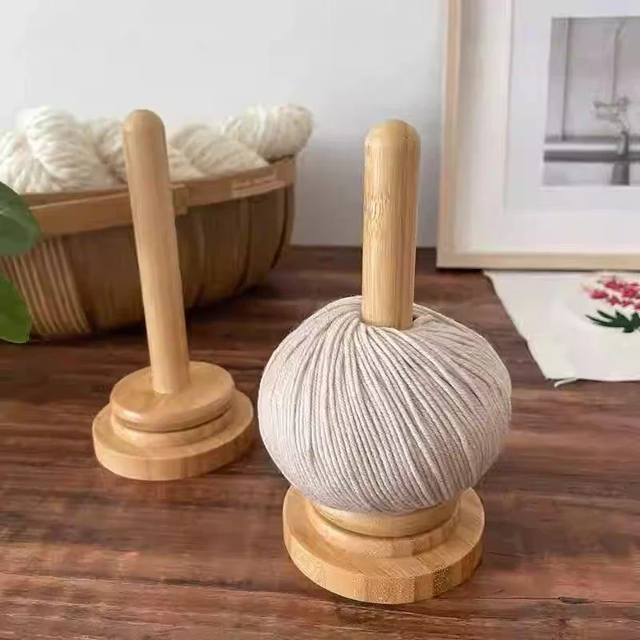 Bola giratoria de mesa para facilitar el avance del hilo