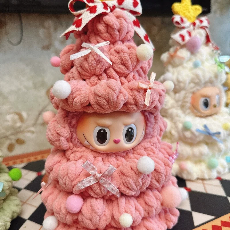 Disfraz con capucha Labubu estilo árbol de Navidad para muñeca - imagen 3