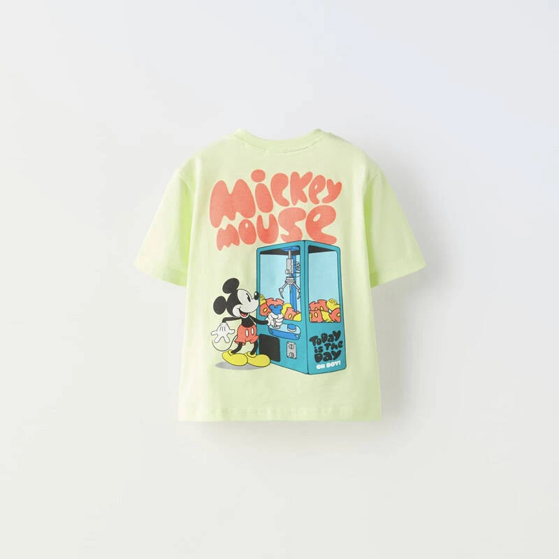 Camiseta infantil vista trasera y detalles de costura