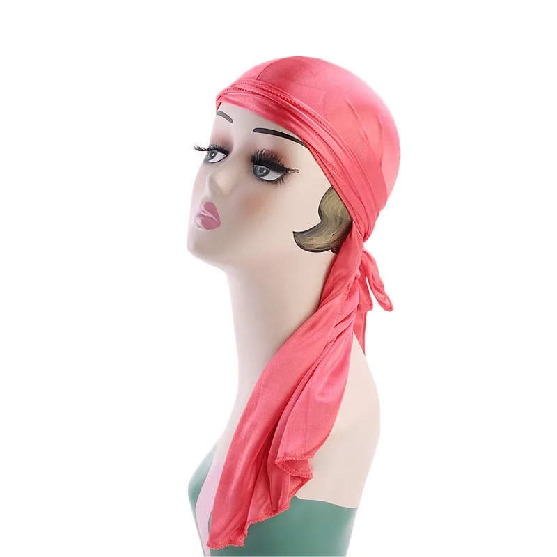 Gorro Baotou con cola larga