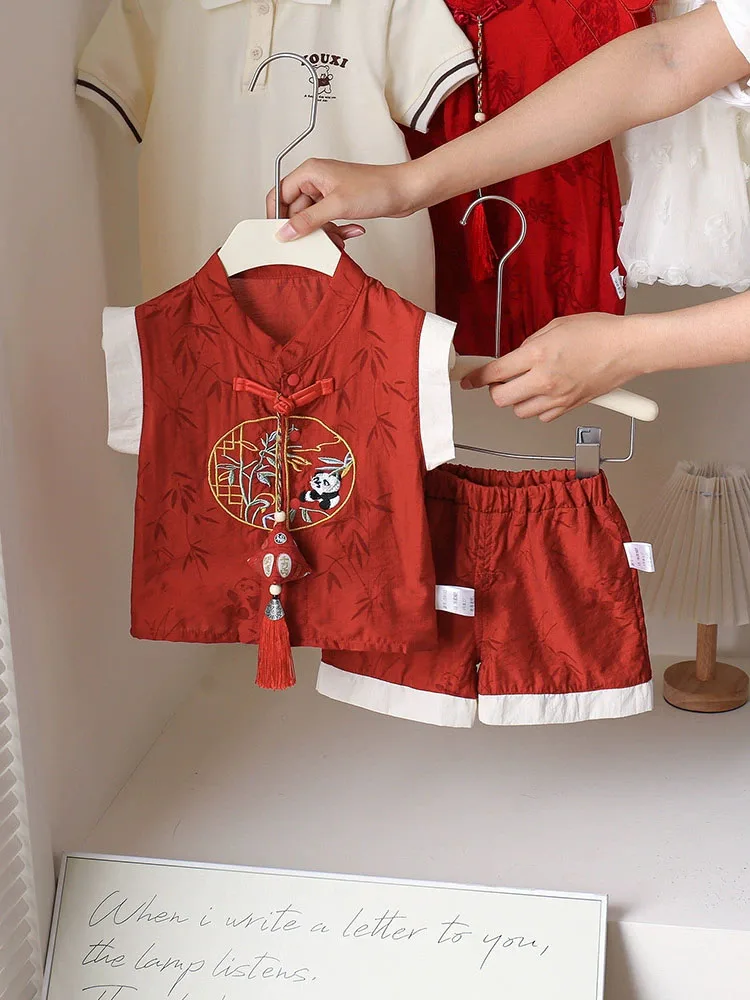 Camiseta roja sin mangas y conjunto de estilo chino