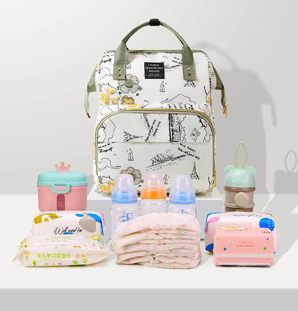 Compartimentos internos del bolso maternal con separación seca y húmeda