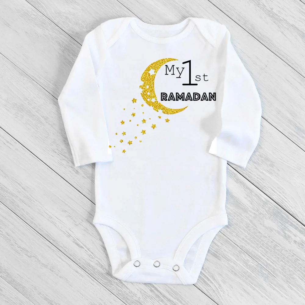 Detalle de la tela suave del body infantil