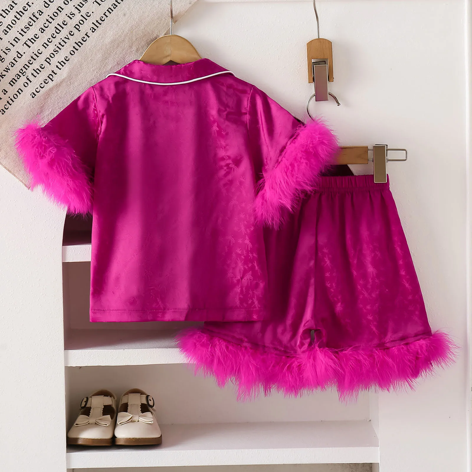 Pijama satén niña con camisa botones y pantalón corto jacquard - imagen 4