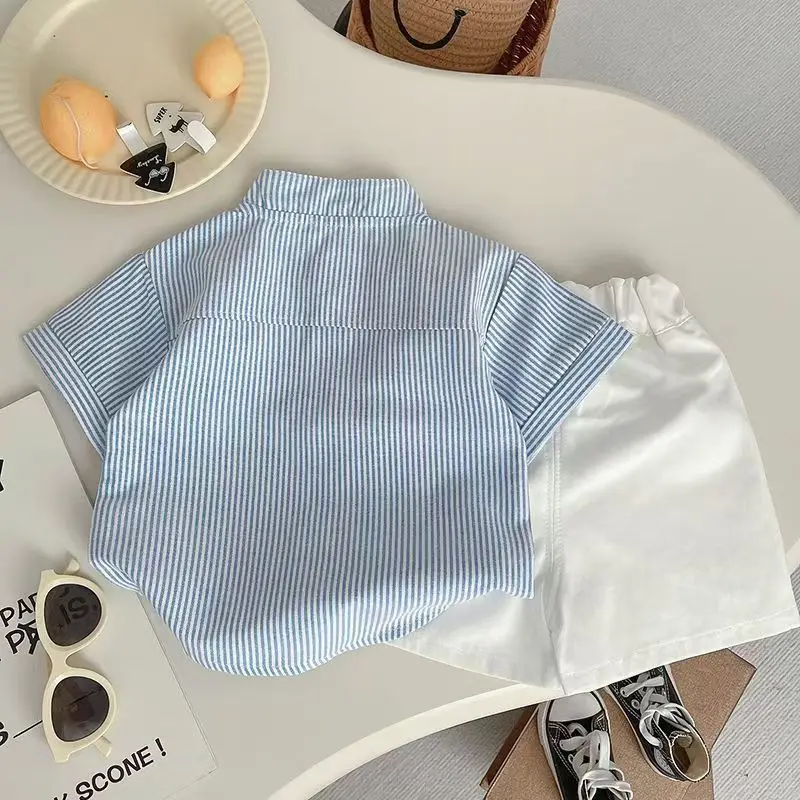 Pantalón corto en el conjunto
