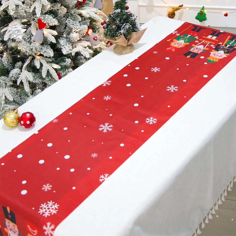 Camino de mesa con ambiente navideño