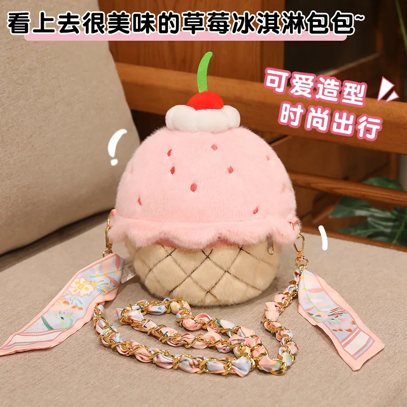 Bolso de felpa con forma de cono de helado de fresa