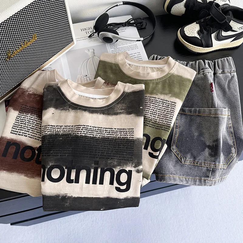 Vista del conjunto infantil: camiseta y shorts