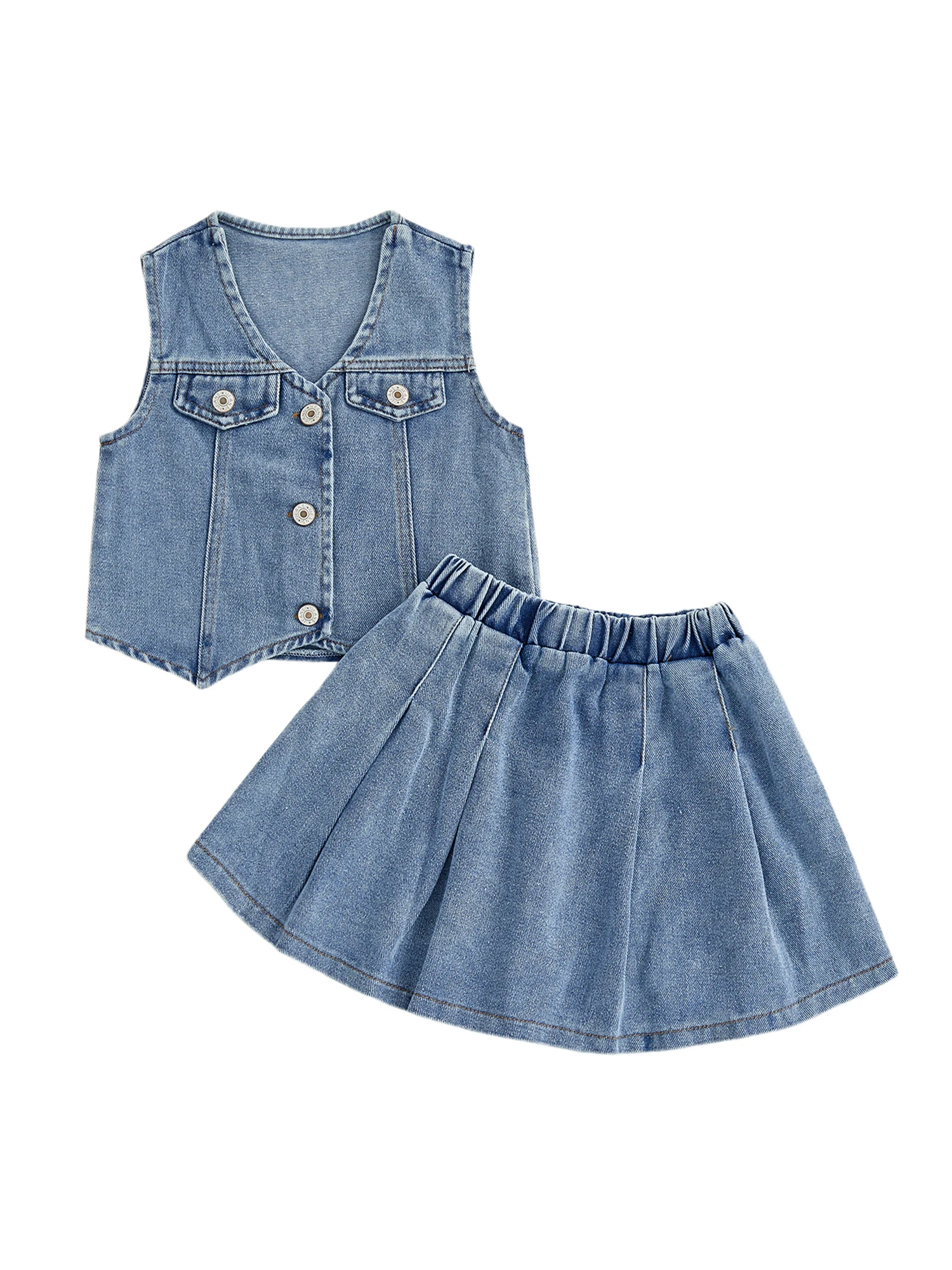 Conjunto vaquero azul con chaleco y falda plisada