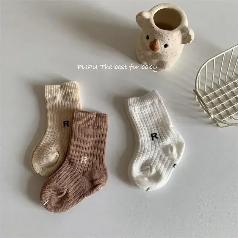 Calcetines de algodón con letras para niños – Suaves y a la moda - imagen 4