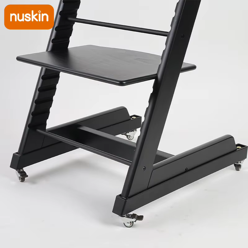 Nuskin Tripp Silla de Crecimiento con Ruedas y Kit Protección