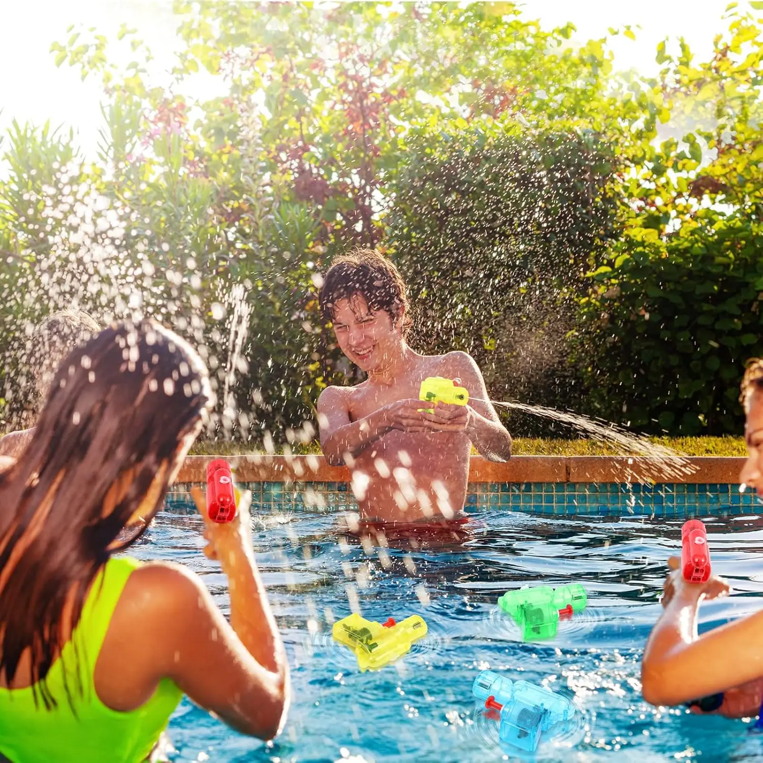 Pistola de agua pequeña para niños y niñas – Colores divertidos - imagen 4