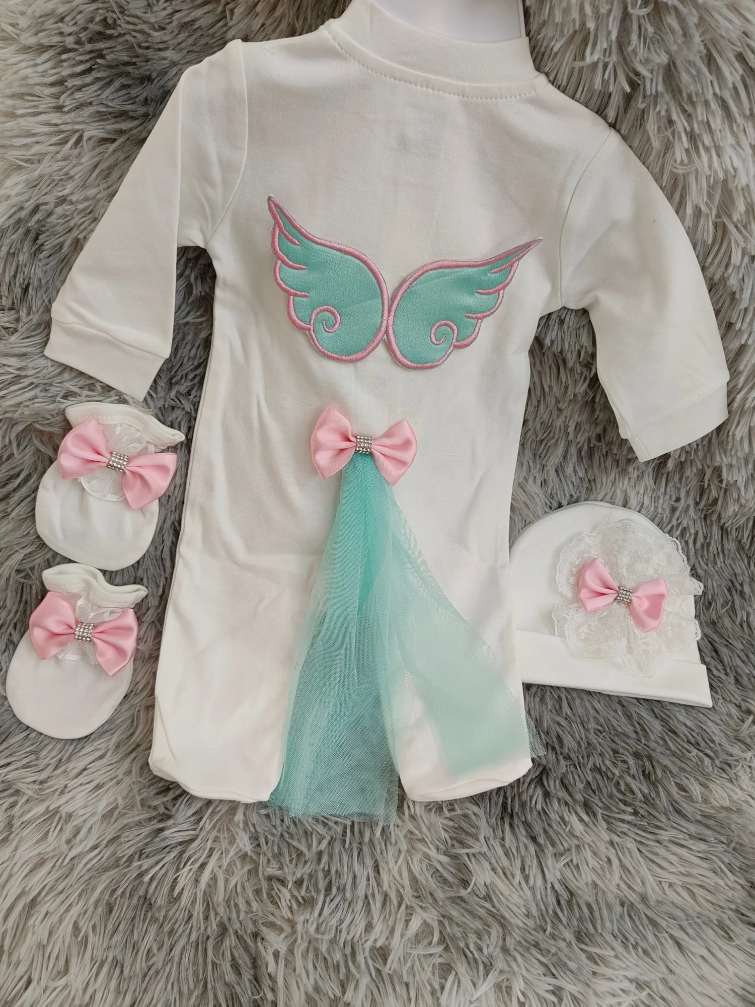 Conjunto recién nacido en tul con alas de ángel bordadas - imagen 2