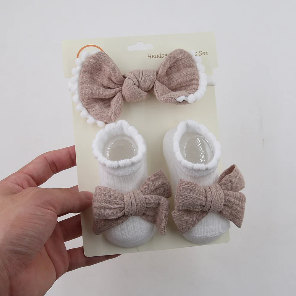 Set bebé niña diadema muselina algodón y calcetines - imagen 5