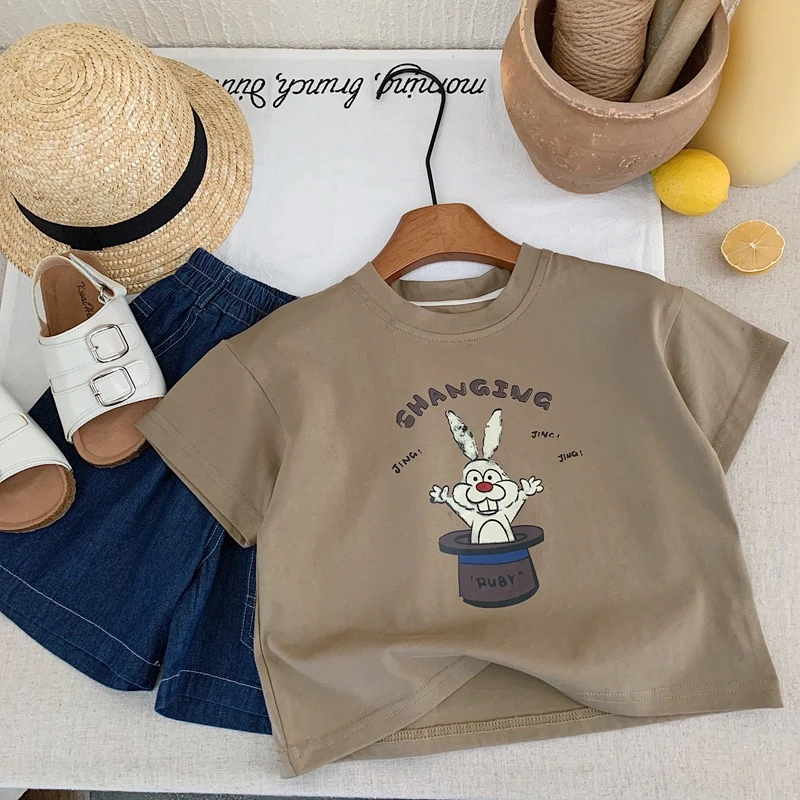Camiseta lisa y fácil de combinar