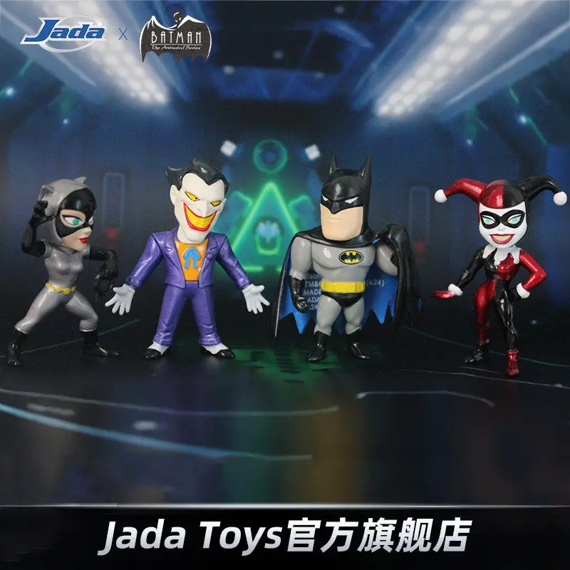 Figuras metálicas de Batman, Catwoman, Joker y Harley Quinn