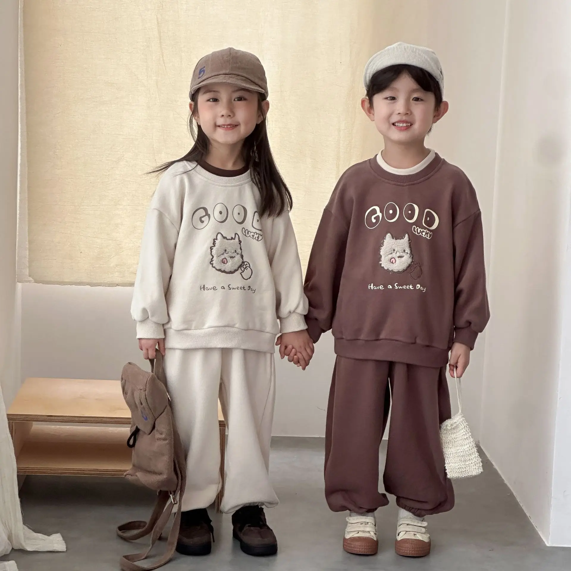 Conjunto otoño infantil: sudadera, jersey y pantalón de manga larga
