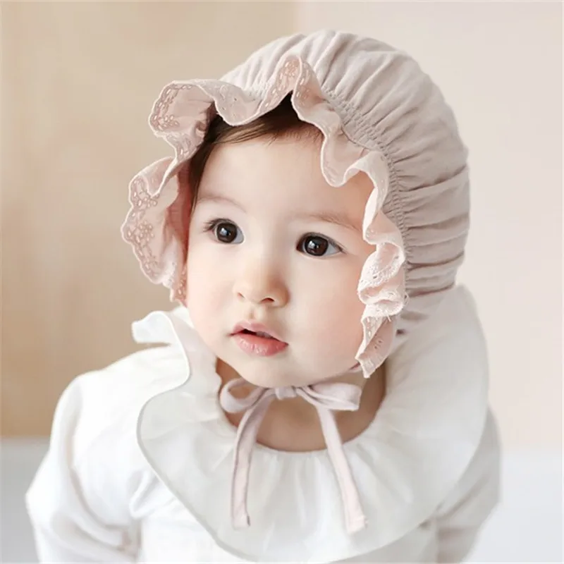 Gorro de bebé encaje calado y bordado floral para recién nacido - imagen 2