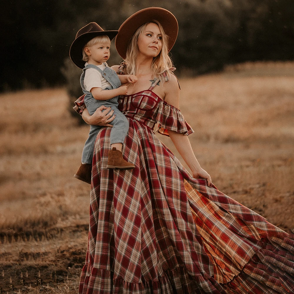 Vestido de maternidad navideño a cuadros con correas ajustables