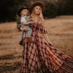 Vestido de maternidad navideño a cuadros con correas ajustables
