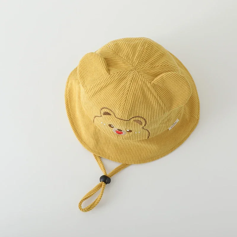 Sombrero de cubo de pana para bebé con bordado de oso y cuerda - imagen 5