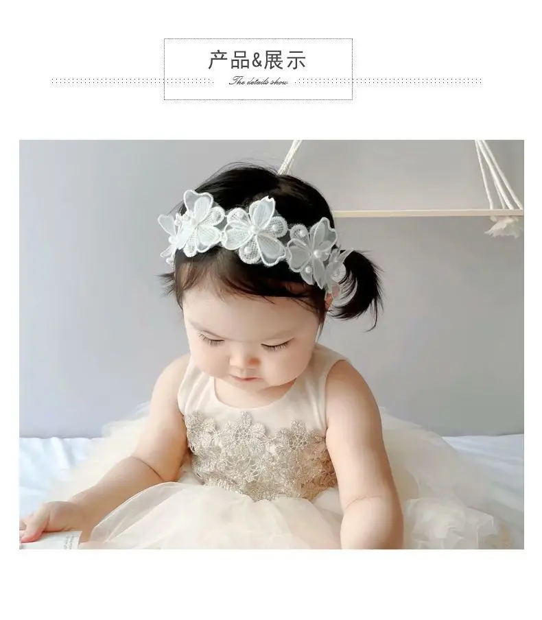 Diadema de encaje con detalles