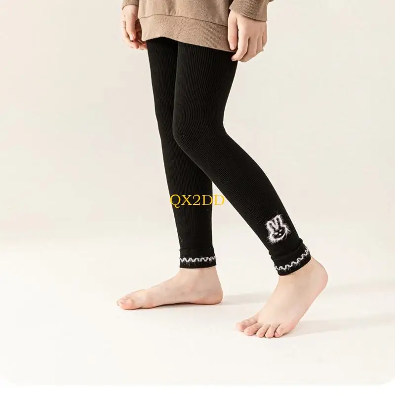 Pantalones cortos infantiles de algodón en tonos neutros