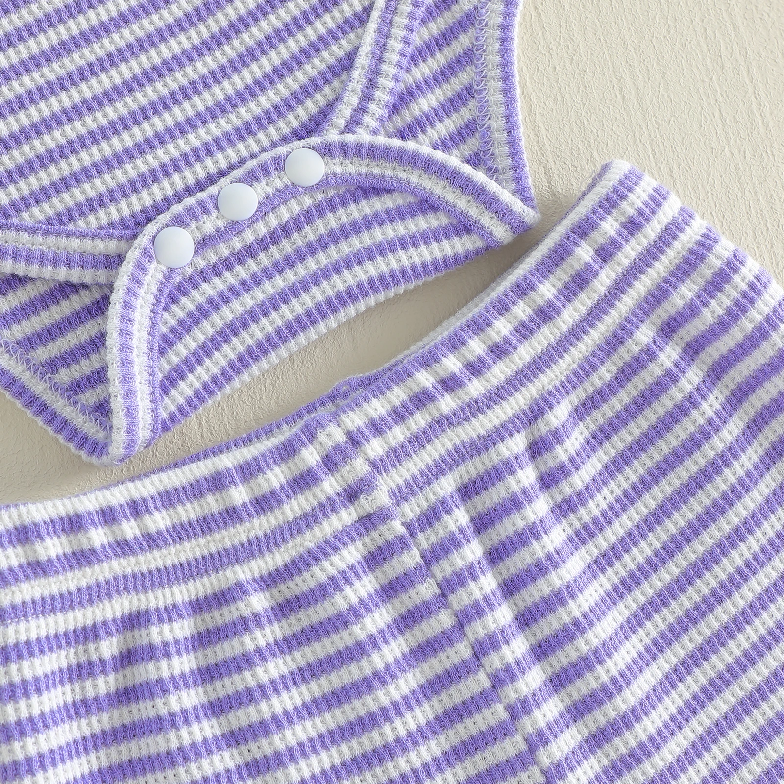 Conjunto de verano para niña con rayas y flores de ganchillo - imagen 4