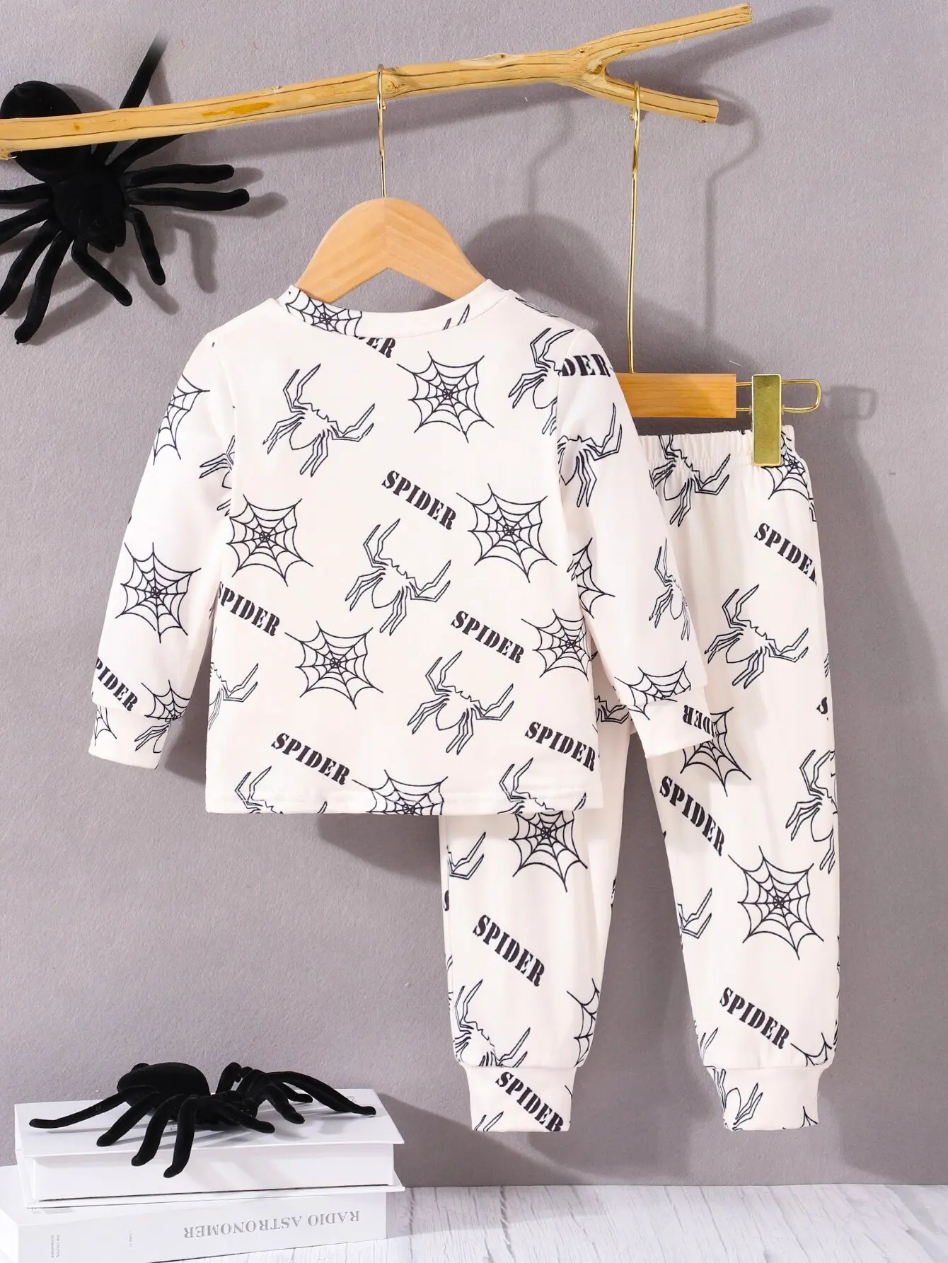 Pijama bebé manga larga con estampado de telarañas, cómodo - imagen 4