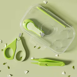 Kit de manicura infantil con recortador y tijeras