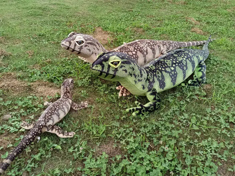 Peluche Komodo de gran tamaño para decoración