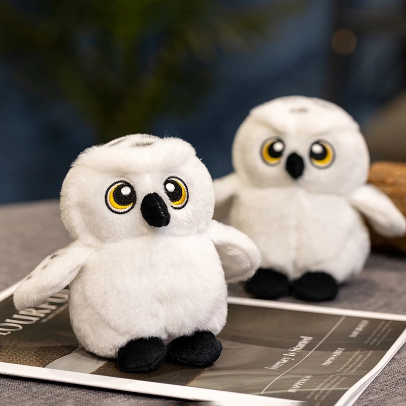 Detalle del peluche y su estilo inspirado en Hedwig